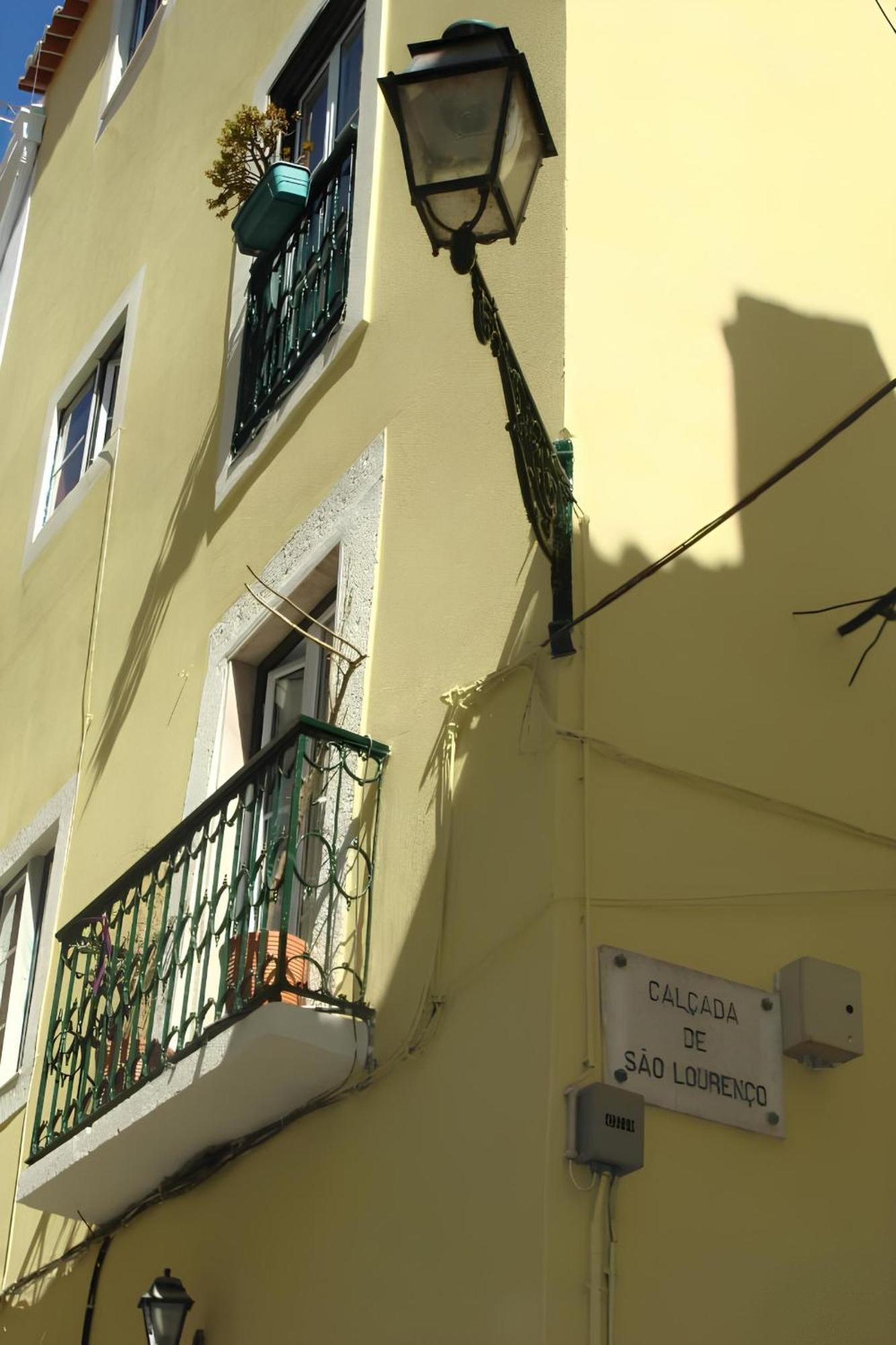 Casa Do Castelo 2- Work Or Relax In The Historic Heart Of Lisbon! Apartment Luaran gambar
